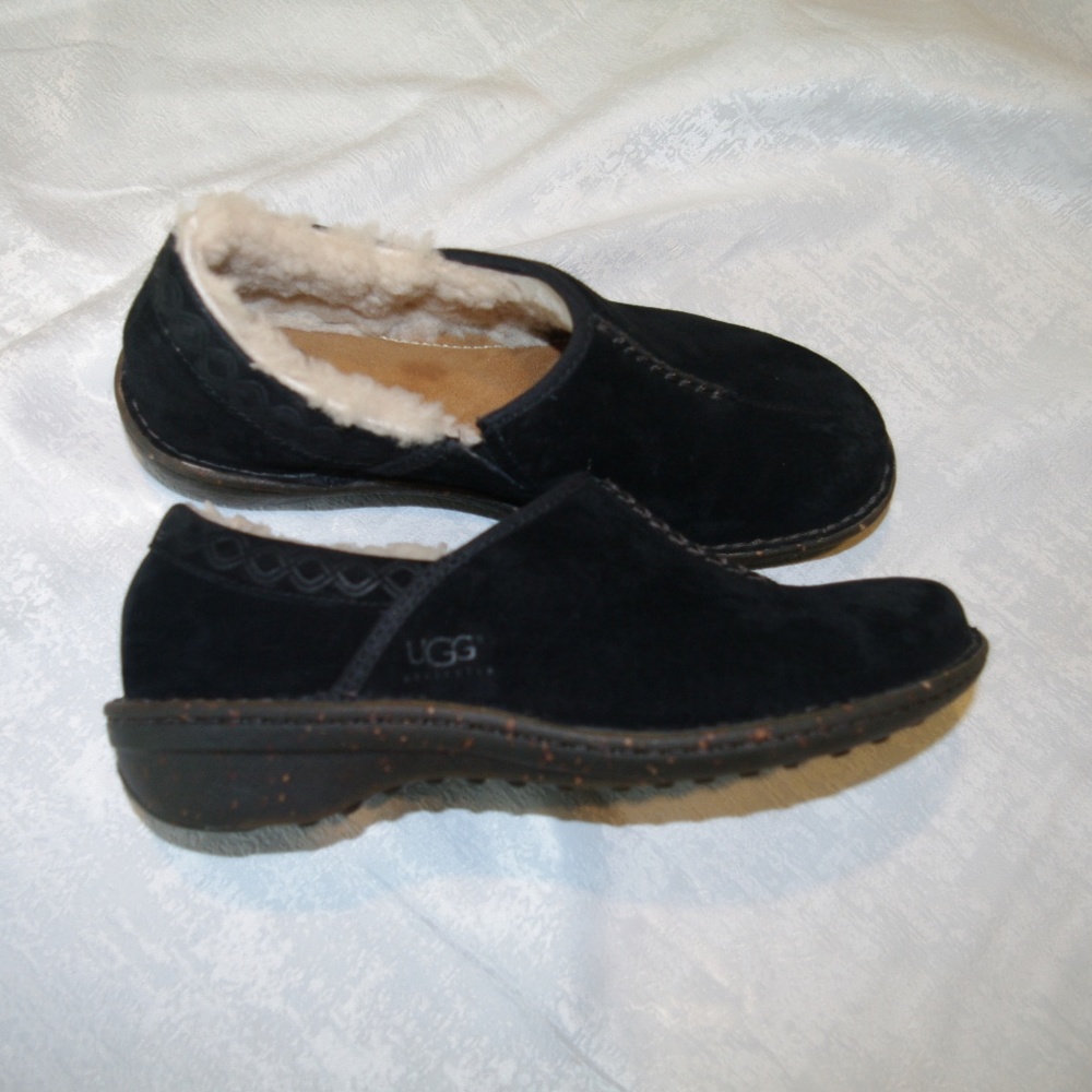 UGG WOMENS 9 SHOES BLACK